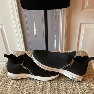 Steve Madden Slip-on Sneaker Size 9